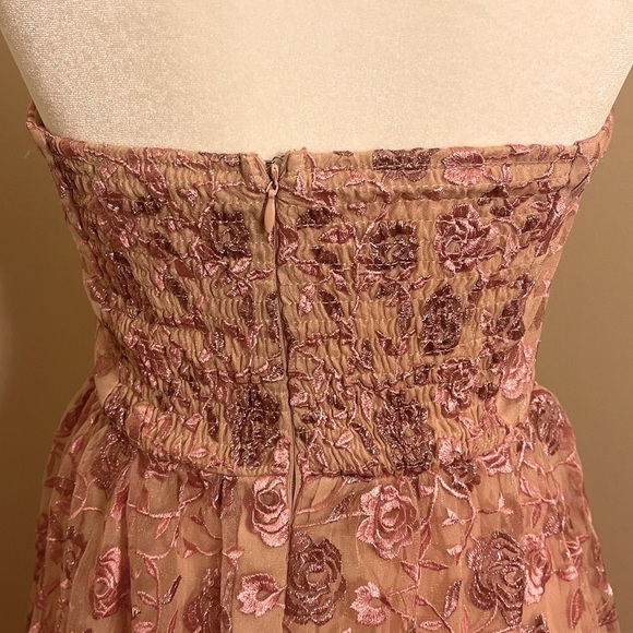 Storia Lace Floral Midi Dress - Picture 7 of 10